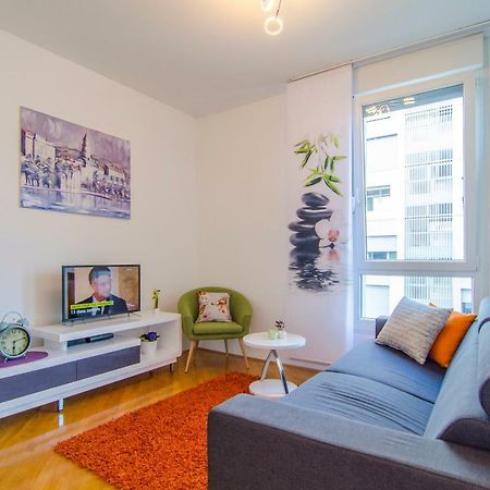 Split Apartment Sinisa エクステリア 写真