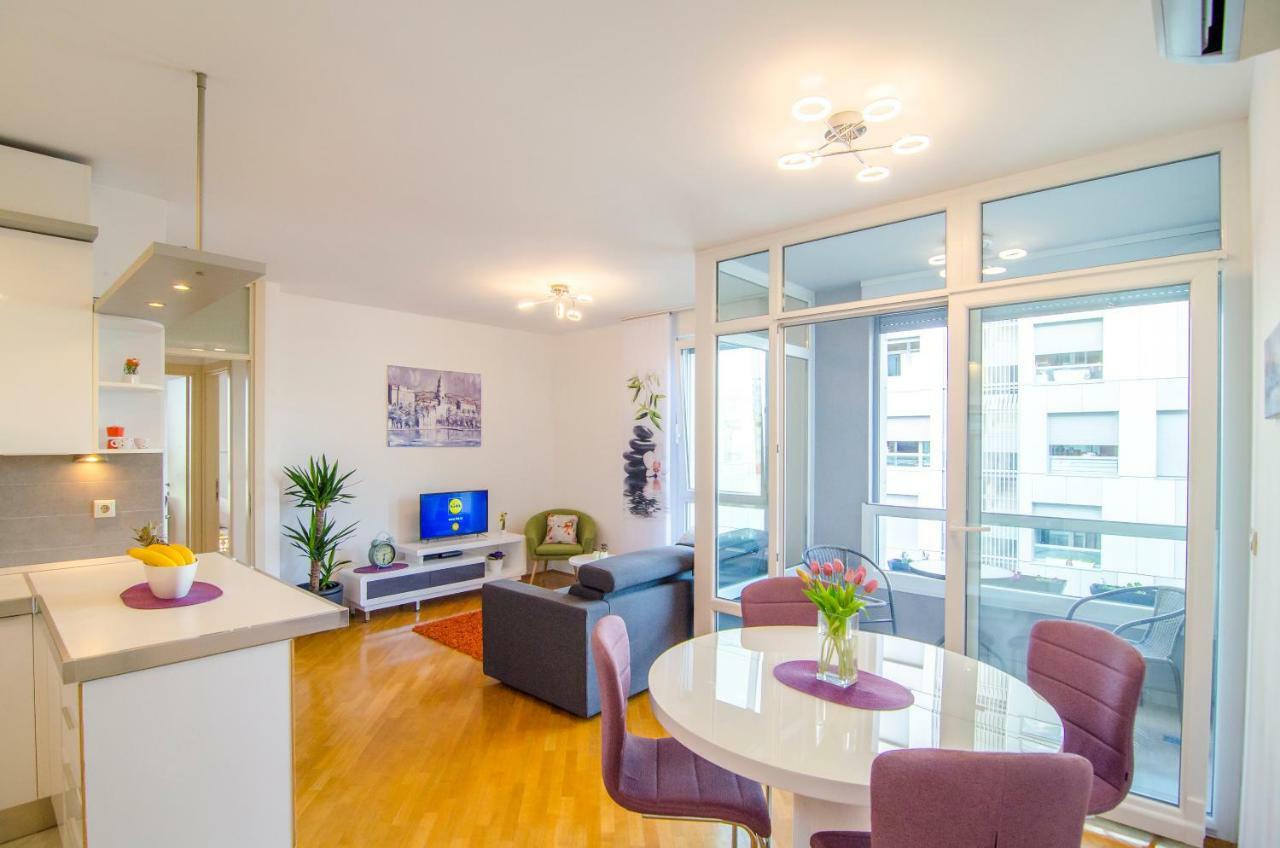 Split Apartment Sinisa エクステリア 写真