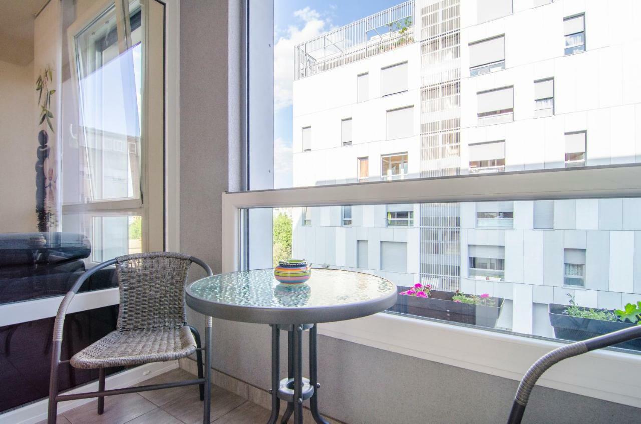 Split Apartment Sinisa エクステリア 写真