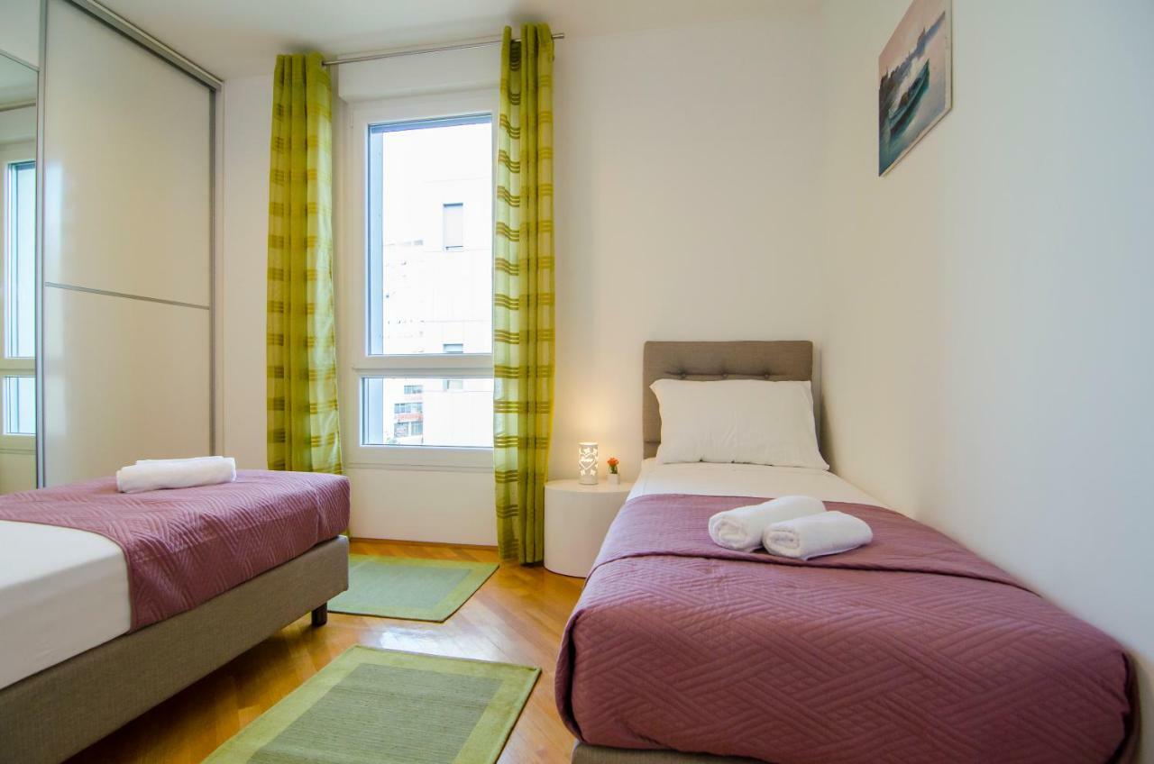 Split Apartment Sinisa エクステリア 写真