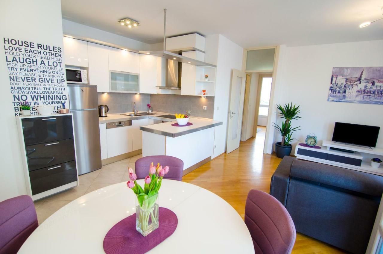 Split Apartment Sinisa エクステリア 写真