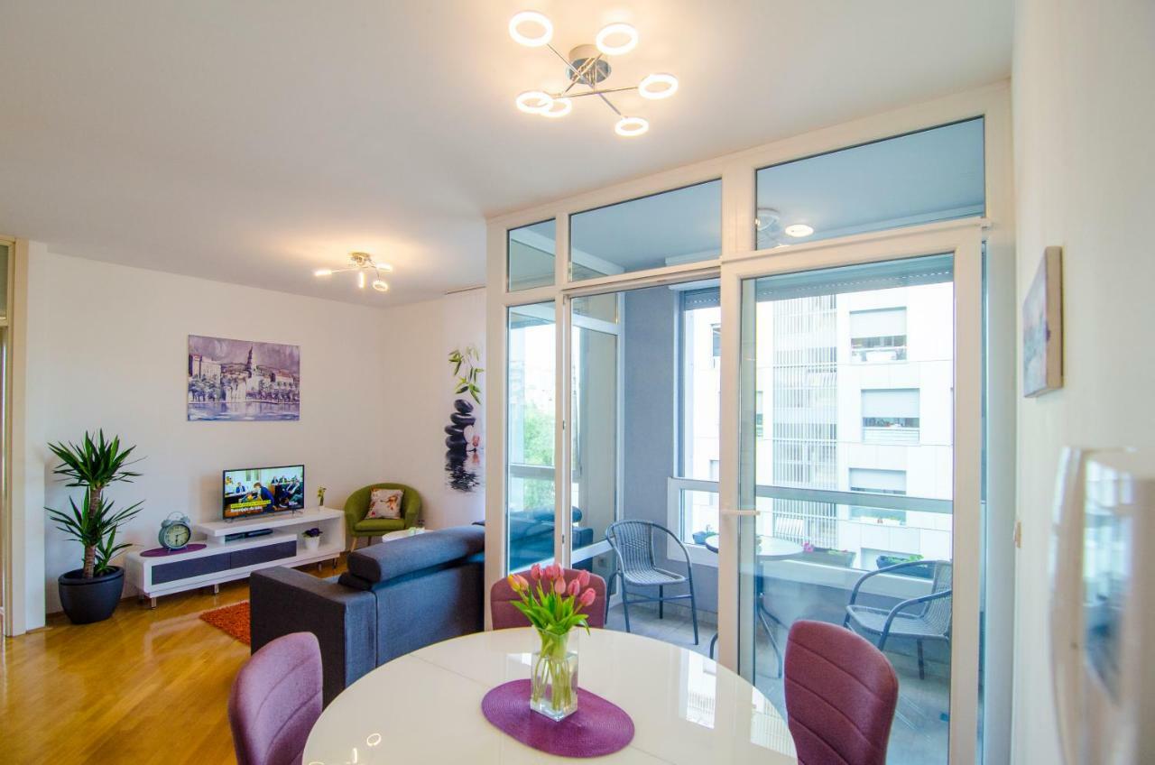 Split Apartment Sinisa エクステリア 写真