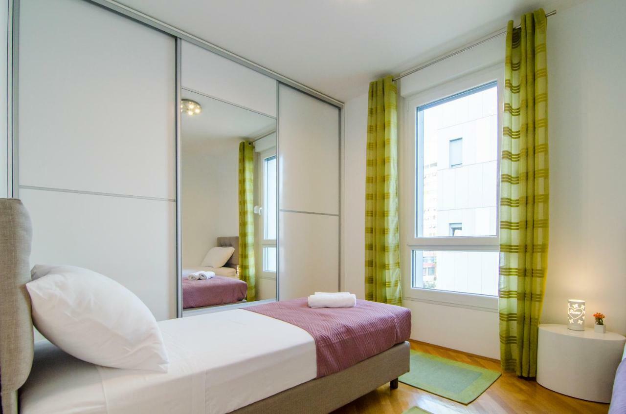 Split Apartment Sinisa エクステリア 写真