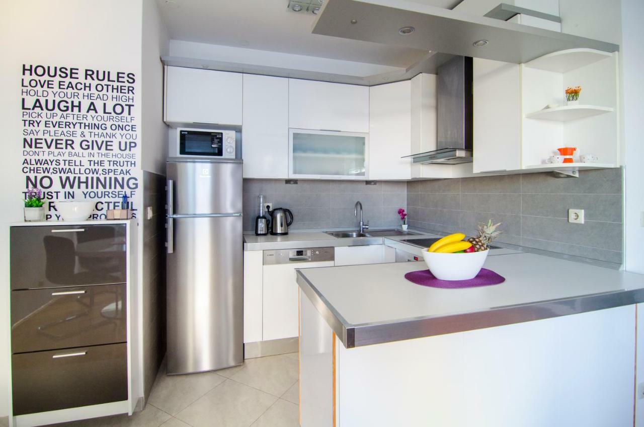 Split Apartment Sinisa エクステリア 写真